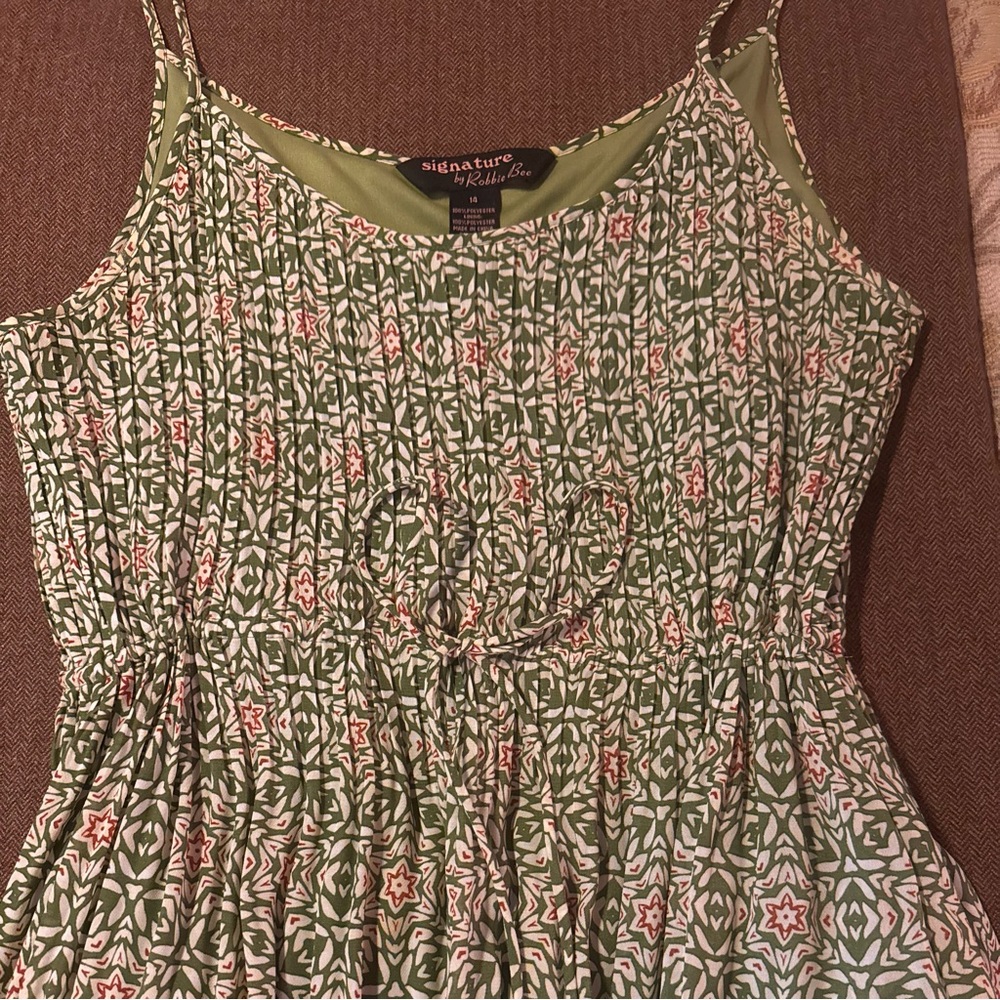 Robbie Bee Green and White Patterned Maxi Dress, NWOT